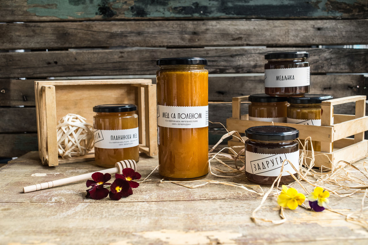 Read more about the article 5 разлога због којих морате да пробате сиров мед